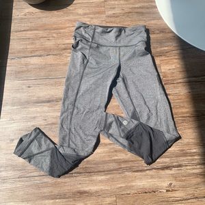 Lululemon leggings gray black 2 3/4 length